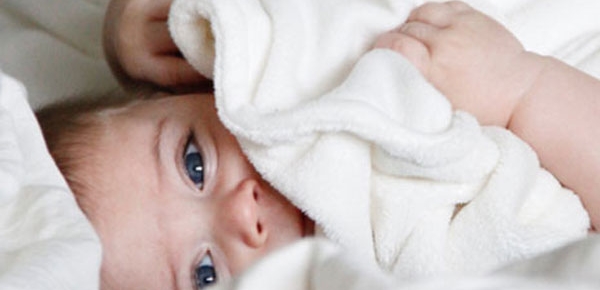 ¿Cómo limpiar mis mamaderas y tetinas BabyPlum? ¿Las debo esterilizar?