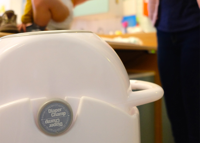 Basurero para pañales Institucional